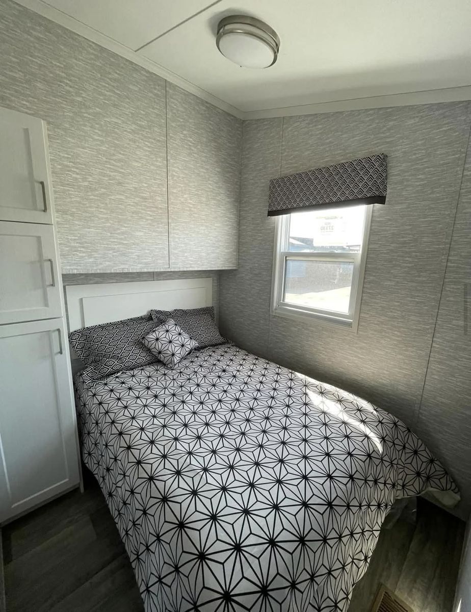 Second Queen Bedroom — Zen Tide Retreat cottage