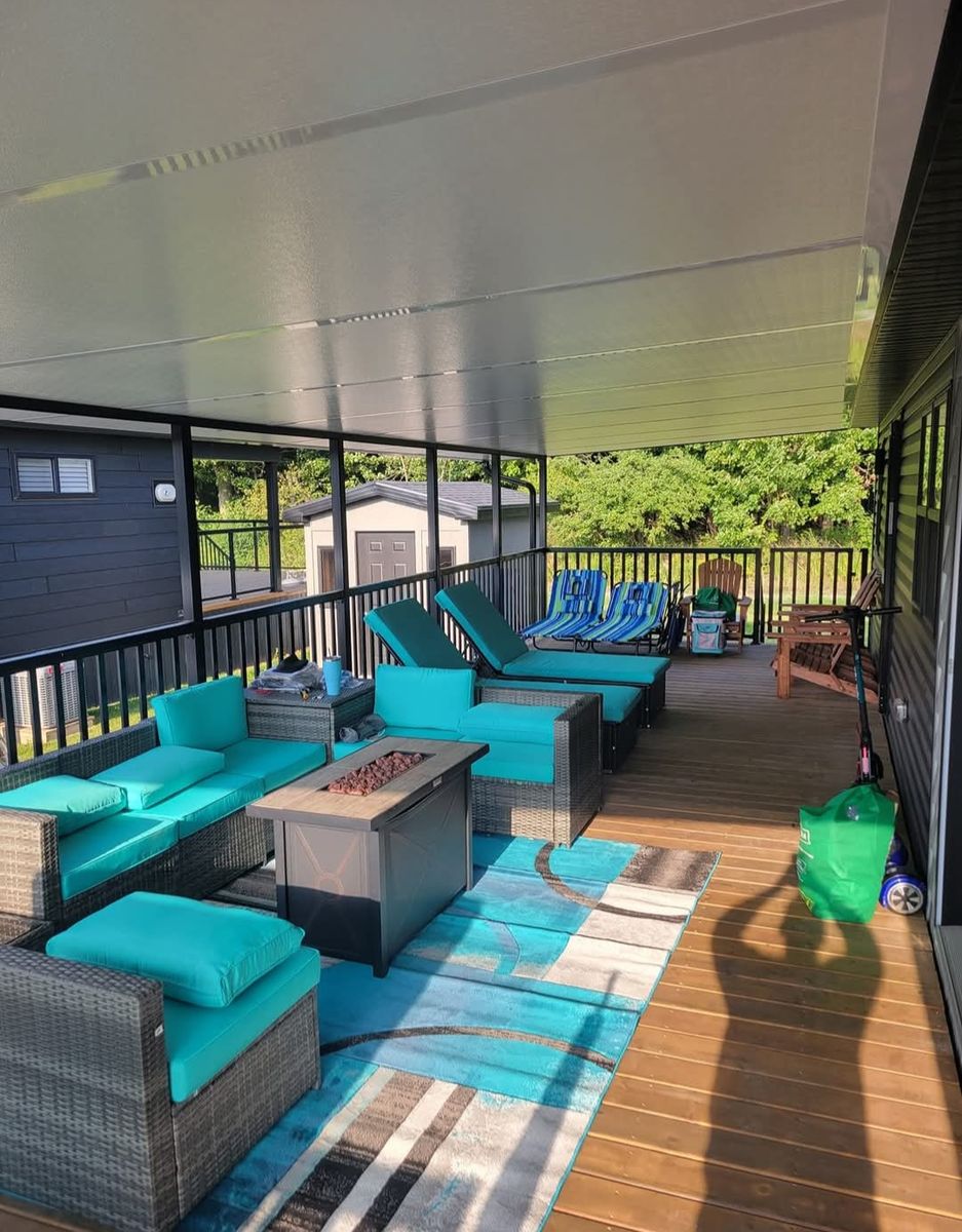 Covered Deck & Lounge — Zen Tide Retreat cottage